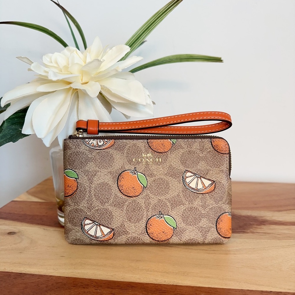 NWT Coach Corner Zip Wristlet In Signature Canvas With Orange Print